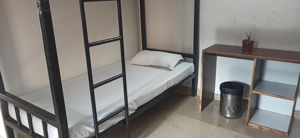 Travelers Hostel Гувахати Екстериор снимка
