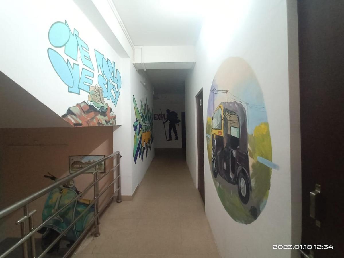 Travelers Hostel Гувахати Екстериор снимка