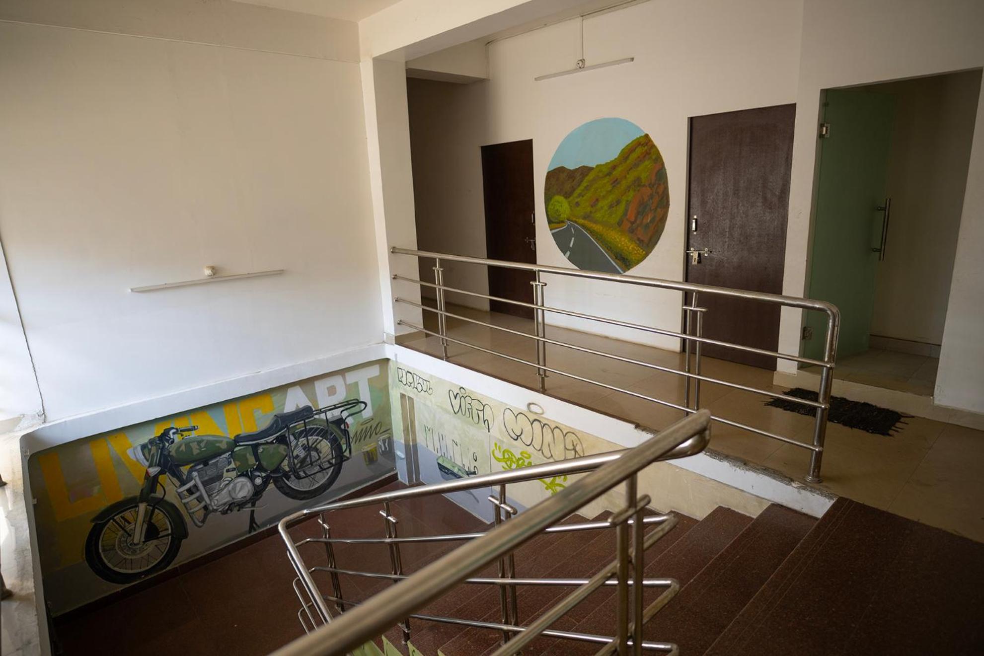 Travelers Hostel Гувахати Екстериор снимка
