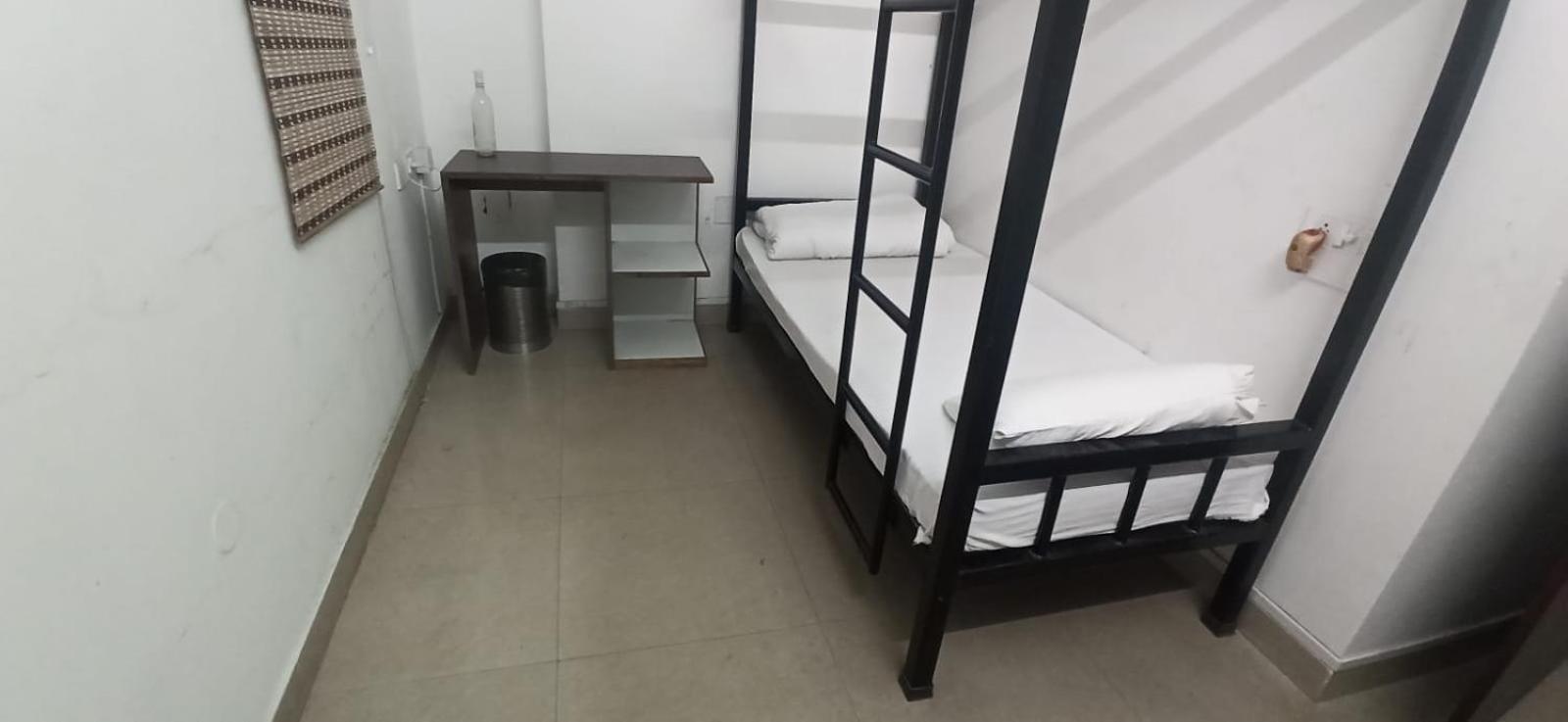 Travelers Hostel Гувахати Екстериор снимка